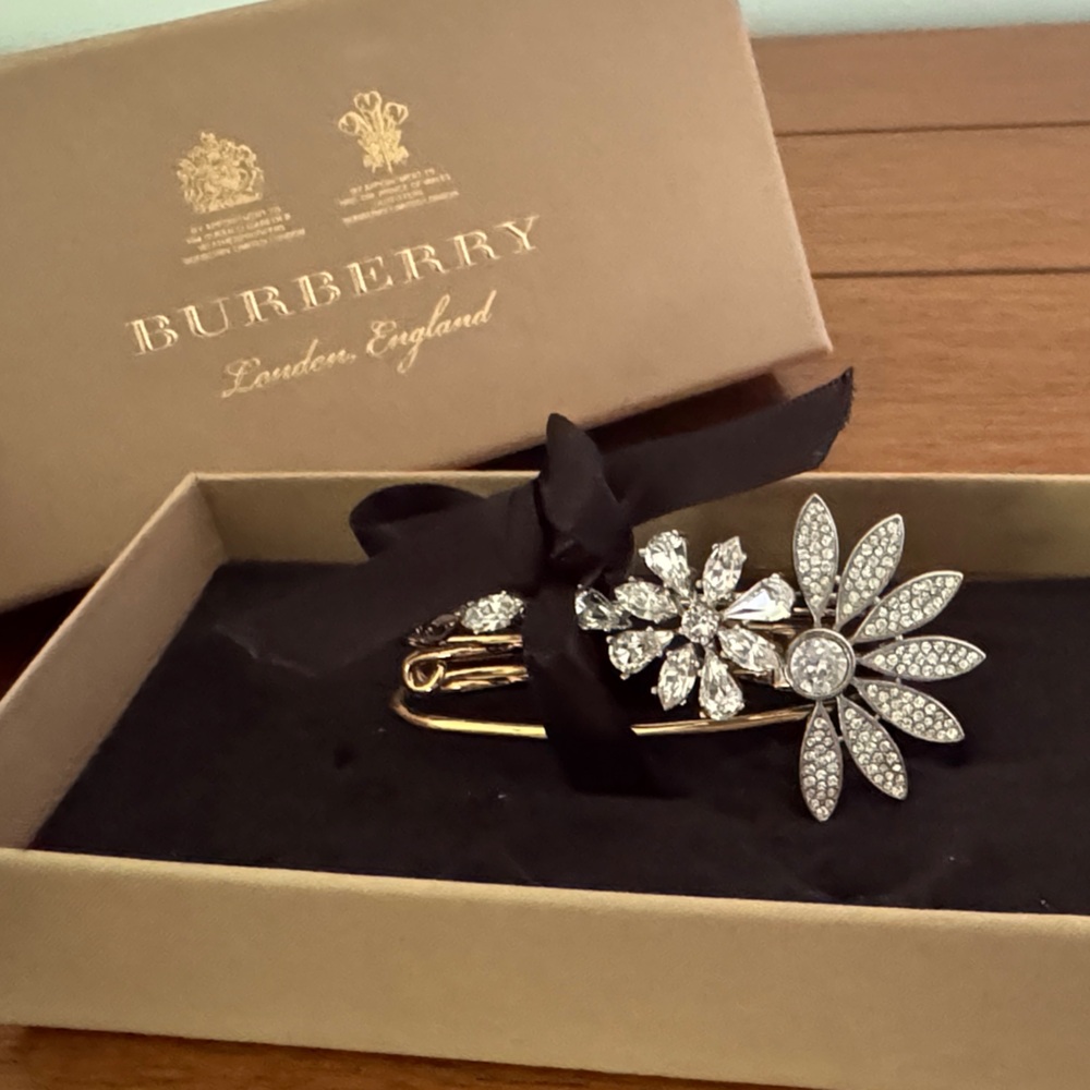 Burberry Flower Ring